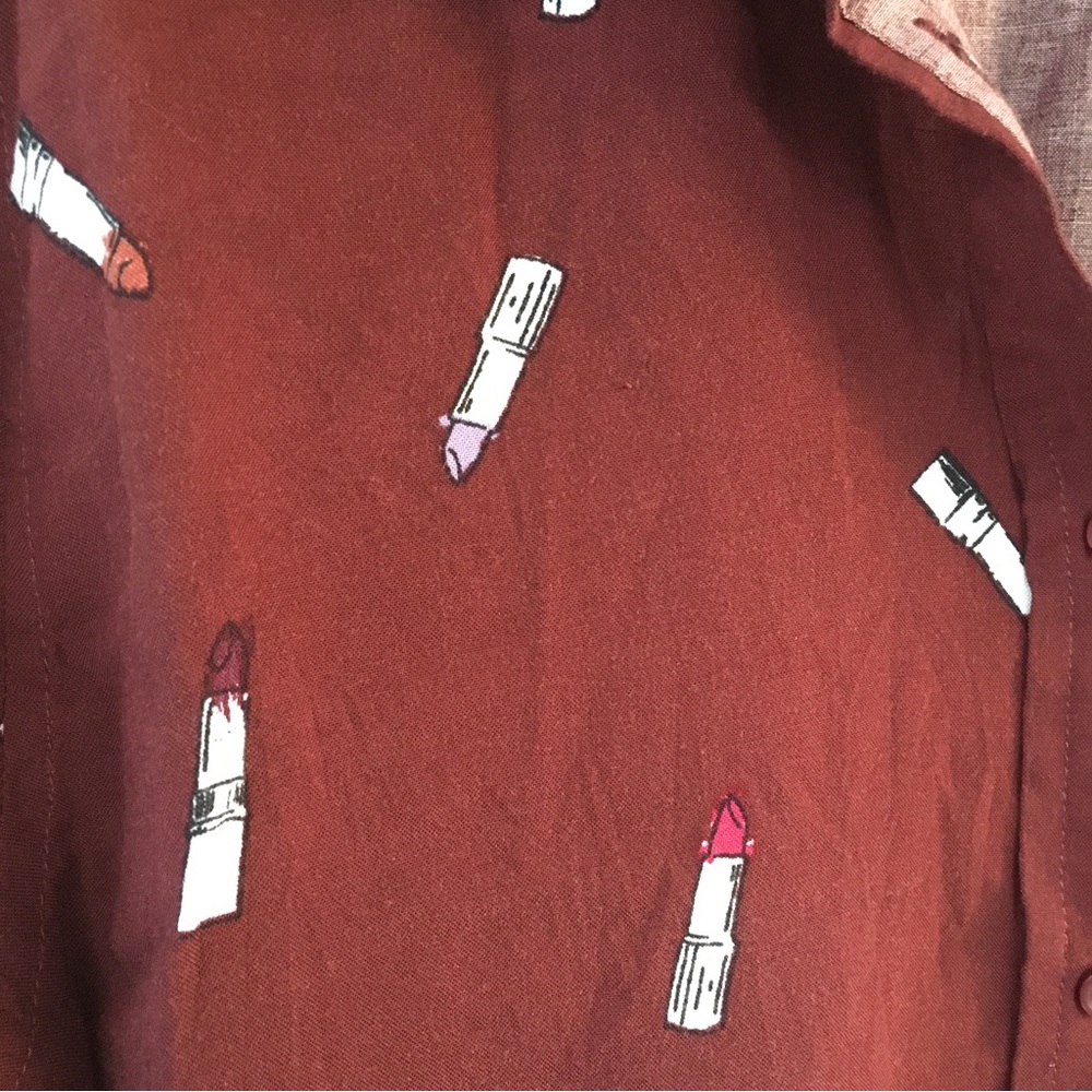 Woman’s Burgundy Lipstick 💄 💋 Top